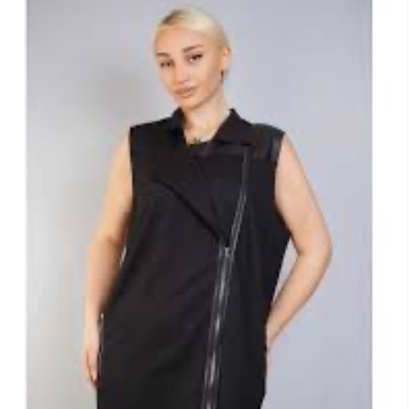 Atmosphere Jackets & Blazers - Atmosphere Full Front and Sise Pocket Zipper Long‎ Vest. Size 6(914)